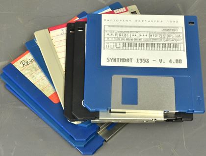 various-Vintage synth database 3.5in disks